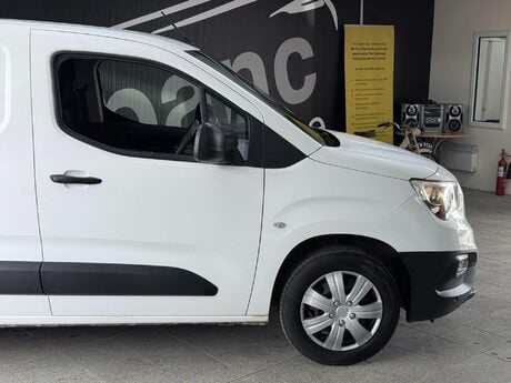 Vauxhall Combo 1.6 Turbo D 2300 Sportive L1 H1 Euro 6 (s/s) 4dr 4