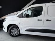 Vauxhall Combo 1.5 Turbo D 2300 Sportive L2 H1 Euro 6 (s/s) 4dr 17