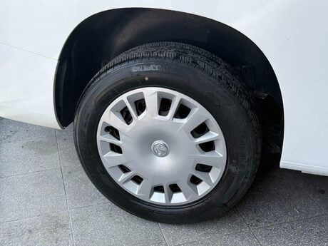 Vauxhall Combo 1.5 Turbo D 2300 Sportive L2 H1 Euro 6 (s/s) 4dr 3