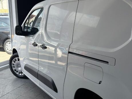 Vauxhall Combo 1.5 Turbo D 2300 Sportive L2 H1 Euro 6 (s/s) 4dr 2