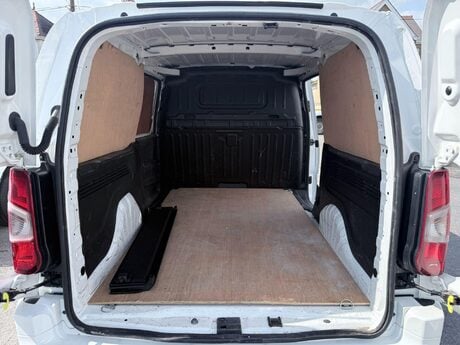 Vauxhall Combo 1.5 Turbo D 2300 Sportive L2 H1 Euro 6 (s/s) 4dr 31