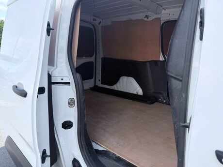Vauxhall Combo 1.5 Turbo D 2300 Sportive L2 H1 Euro 6 (s/s) 4dr 30