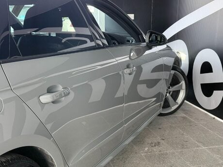 Audi A4 2.0 TDI 40 Black Edition S Tronic quattro Euro 6 (s/s) 5dr 16