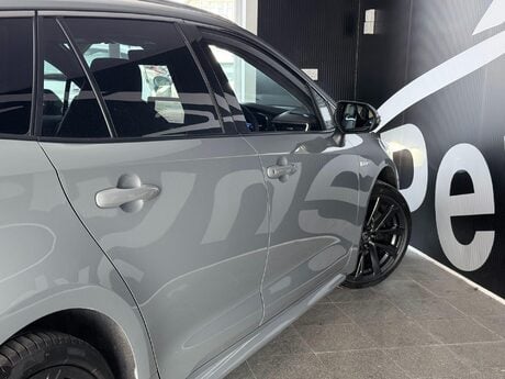 Toyota Corolla 2.0 VVT-h Excel Touring Sports CVT Euro 6 (s/s) 5dr 13