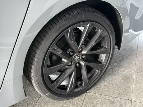 Toyota Corolla 2.0 VVT-h Excel Touring Sports CVT Euro 6 (s/s) 5dr 11