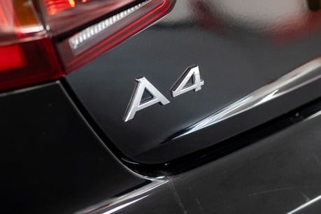 Audi A4 S Line Black Edition T 16