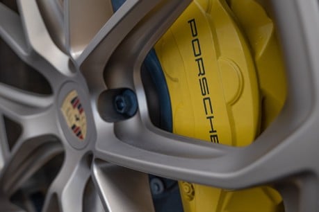 Porsche Cayenne TURBO GT TIPTRONIC 16
