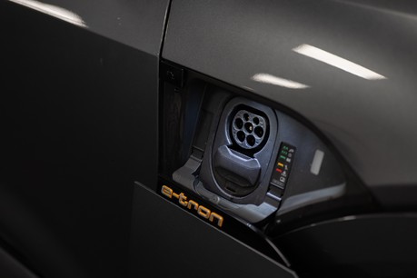Audi E-Tron Launch Ed 55 Quat 31