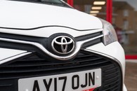 Toyota Yaris Icon Vvt-I Cvt Image 17