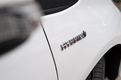 Toyota Yaris Icon Hybrid Vvt-I C 21