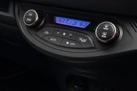 Toyota Yaris Icon Hybrid Vvt-I C Image 36