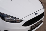 Ford Focus St-Line X Image 14