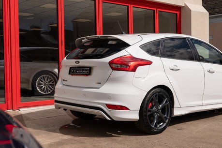 Ford Focus St-Line X 9