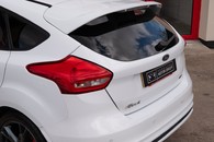 Ford Focus St-Line X Image 11