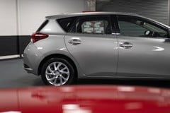 Toyota Auris Business Edition D- 3