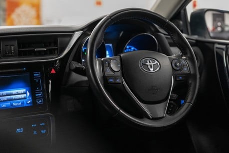 Toyota Auris Business Edition D- 41