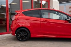 Ford Fiesta St-Line Red Editio 2