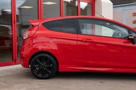 Ford Fiesta St-Line Red Editio 4