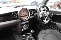 Mini Hatch Cooper Works Image 5