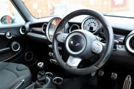 Mini Hatch Cooper Works Image 3