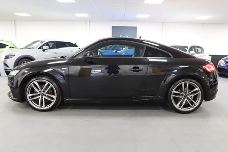 Audi TT S Line Black Edition T 29