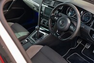 Volkswagen Golf R Image 5