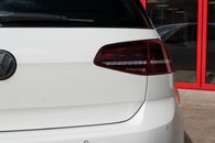 Volkswagen Golf R Image 13