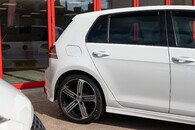 Volkswagen Golf R Image 9