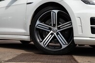 Volkswagen Golf R Image 26