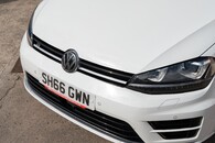 Volkswagen Golf R Image 21