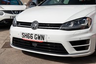 Volkswagen Golf R Image 25