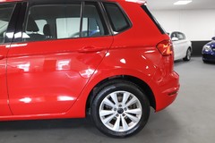 Volkswagen Golf Sv Se Tsi 4