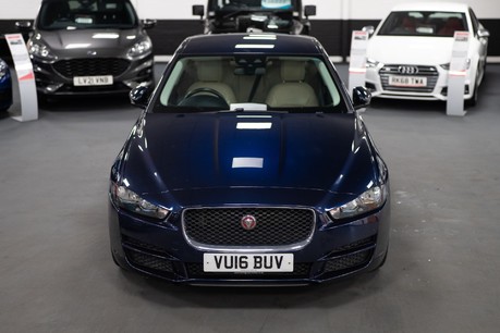 Jaguar XE Prestige I Auto 3