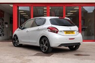 Peugeot 208 Gt Line Pure Tech S/S Image 16