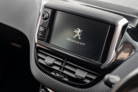 Peugeot 208 Gt Line Pure Tech S/S 6