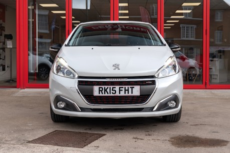 Peugeot 208 Gt Line Pure Tech S/S 4