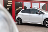 Peugeot 208 Gt Line Pure Tech S/S Image 10