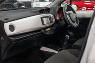 Toyota Yaris Trend Vvt-I Image 32