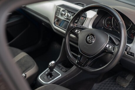 Volkswagen Up Up Auto 5