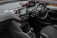 Peugeot 208 Active Image 8