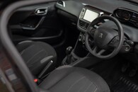 Peugeot 208 Active Image 35