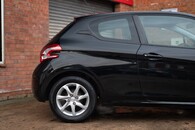 Peugeot 208 Active Image 9