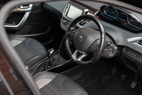 Peugeot 2008 Allure 5