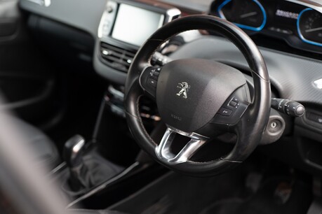 Peugeot 2008 Allure 32