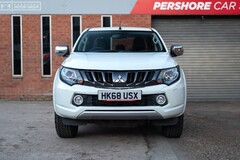 Mitsubishi L200 Warrior Di-D 2