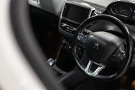 Peugeot 208 Allure Premium Image 5