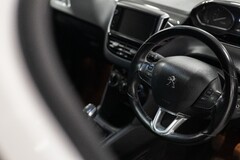 Peugeot 208 Allure Premium 3