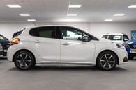 Peugeot 208 Allure Premium Image 11