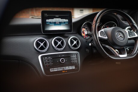 Mercedes-Benz A Class 180 D Amg Line 35