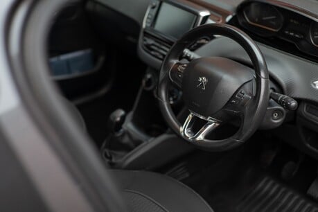 Peugeot 208 Active 5